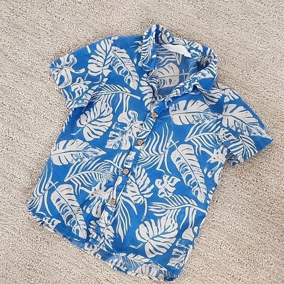 H&M Shirts & Tops Hm Toddler Boy Tropical Dress Shirt Lightweight With Brown Wooden Buttons